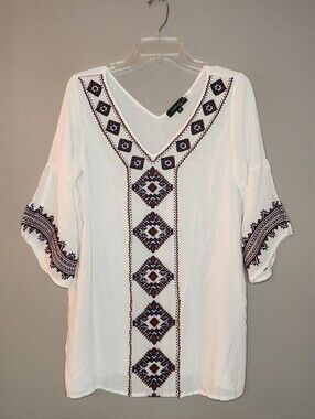 Como No? White Embroidered V-Neck Tunic Size Medium